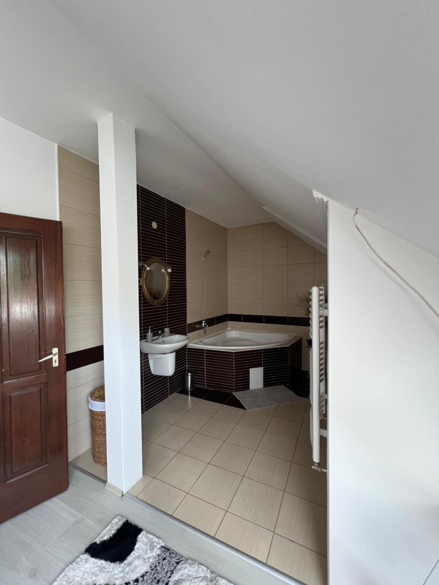 Korona Apartment *