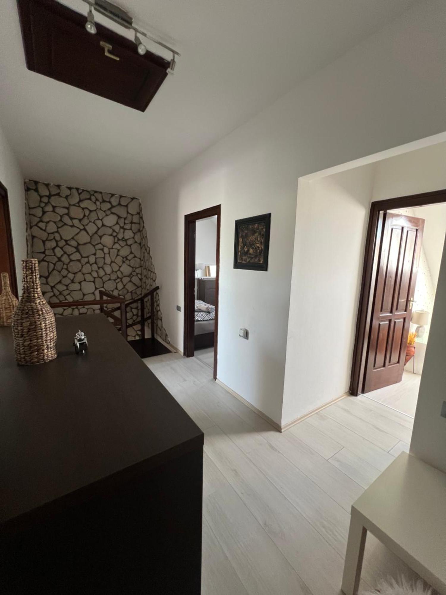 Korona Apartment *